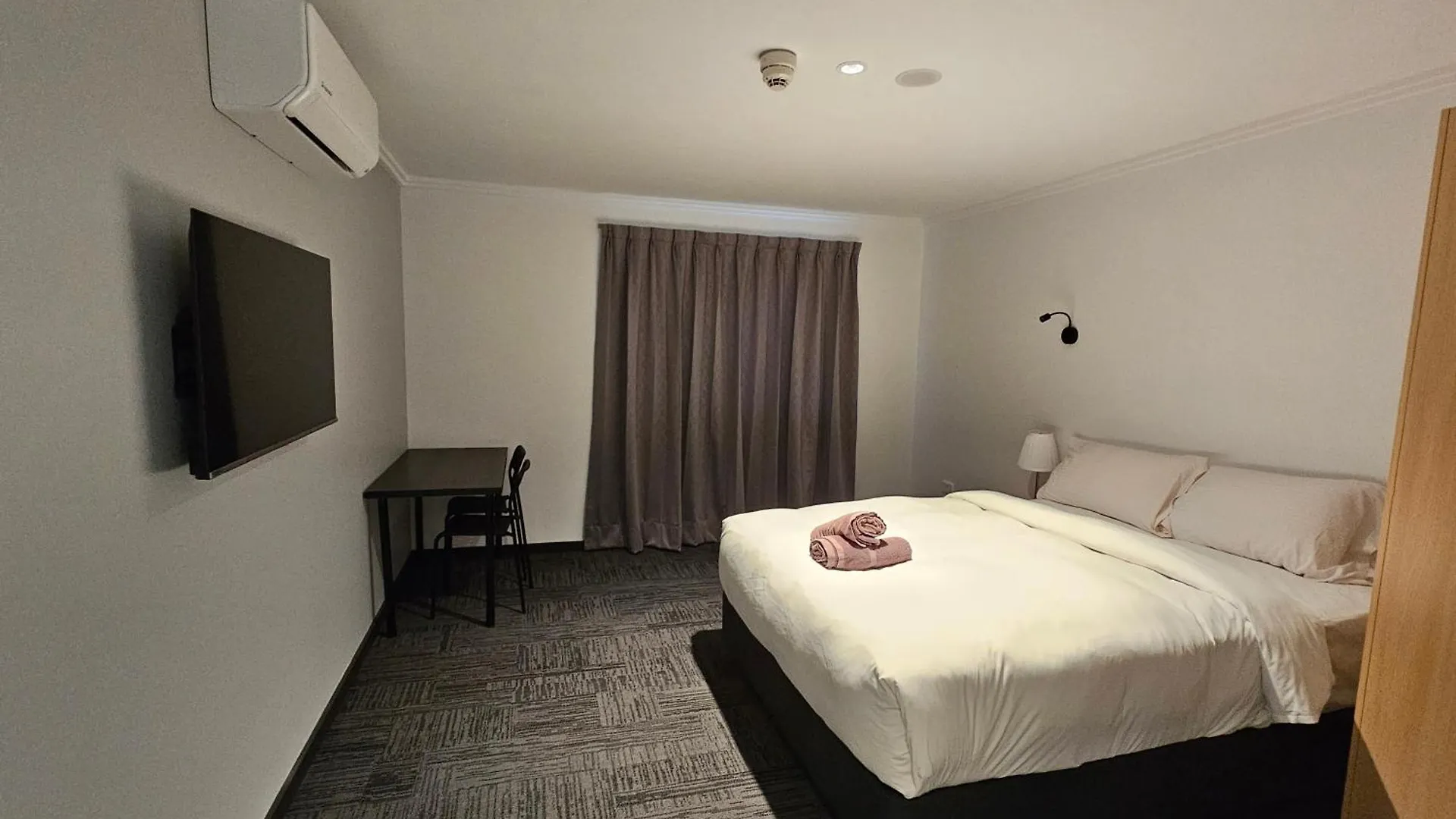 Econo Lodge Rivervale Perth Avustralya