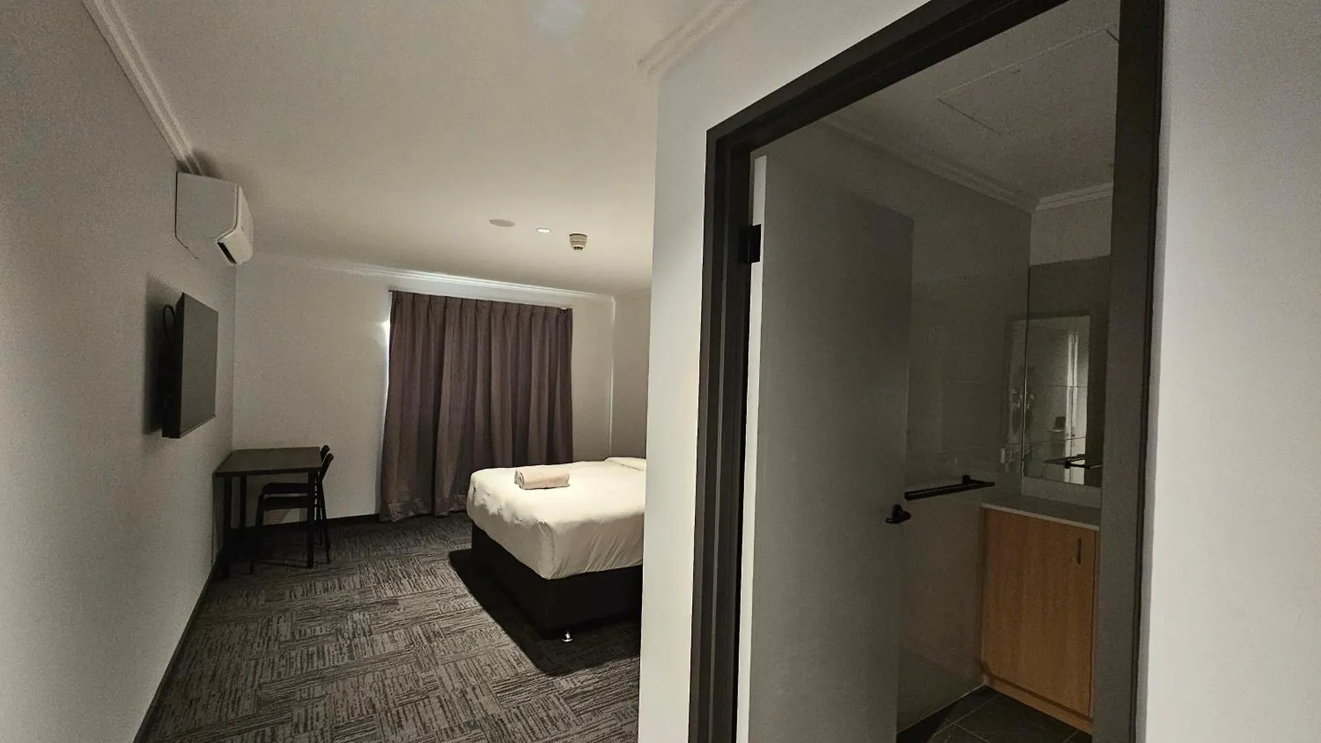 Econo Lodge Rivervale Perth 0*,