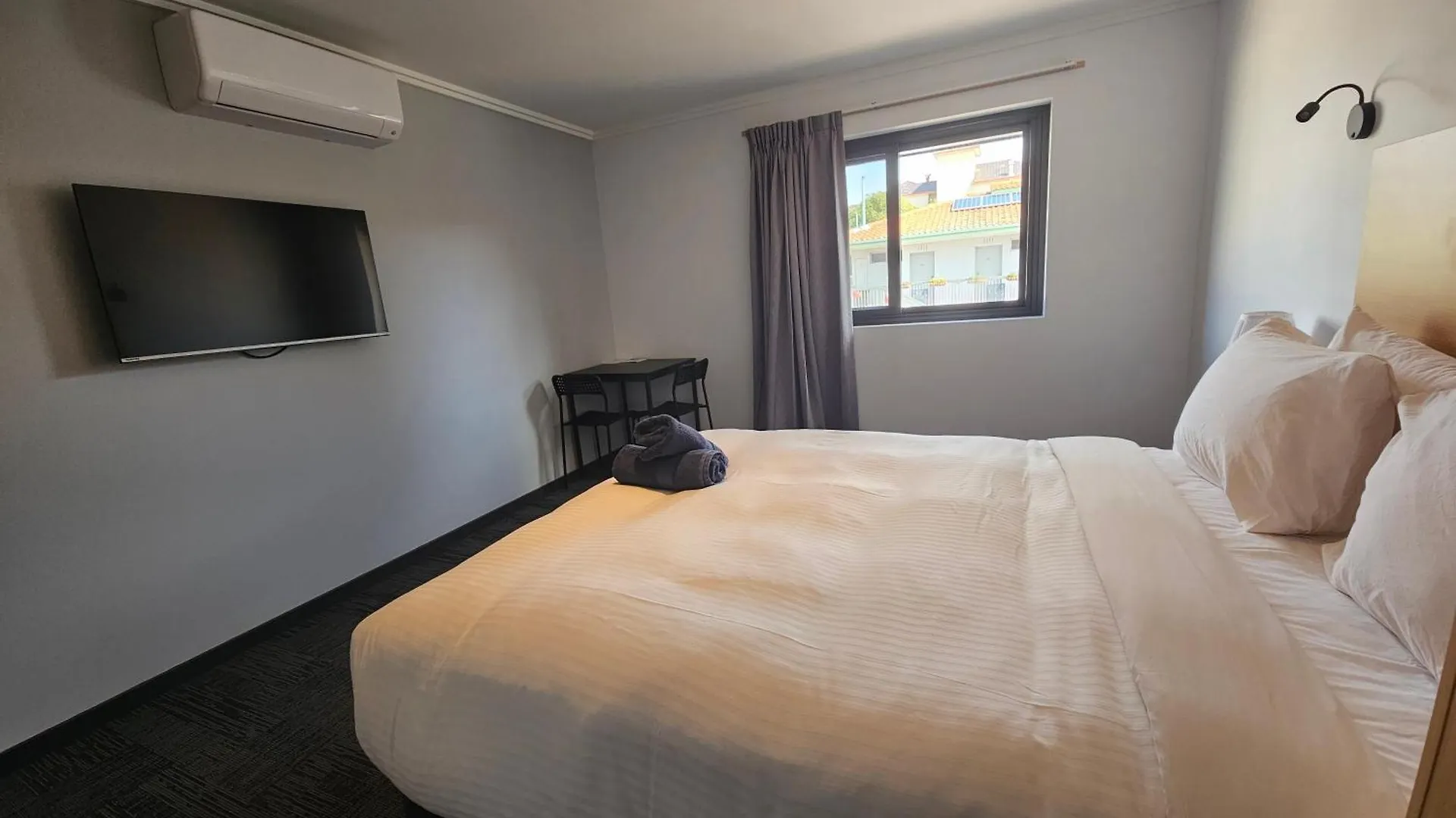 Econo Lodge Rivervale Perth 0*,  Avustralya